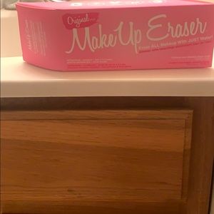 Make up eraser